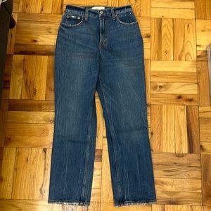 NWT ABERCROMBIE 90s straight jean